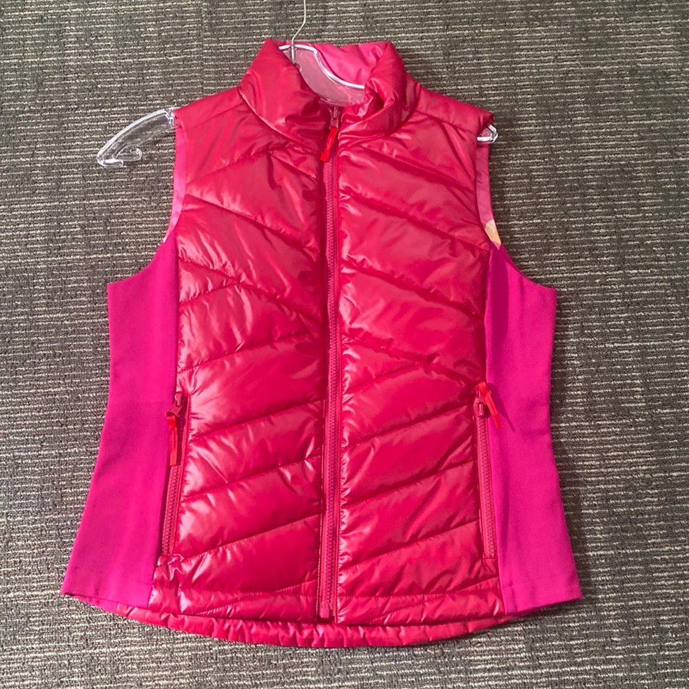 NWT Jazzy Reversible Vest by Krimson Klover love the mountain design